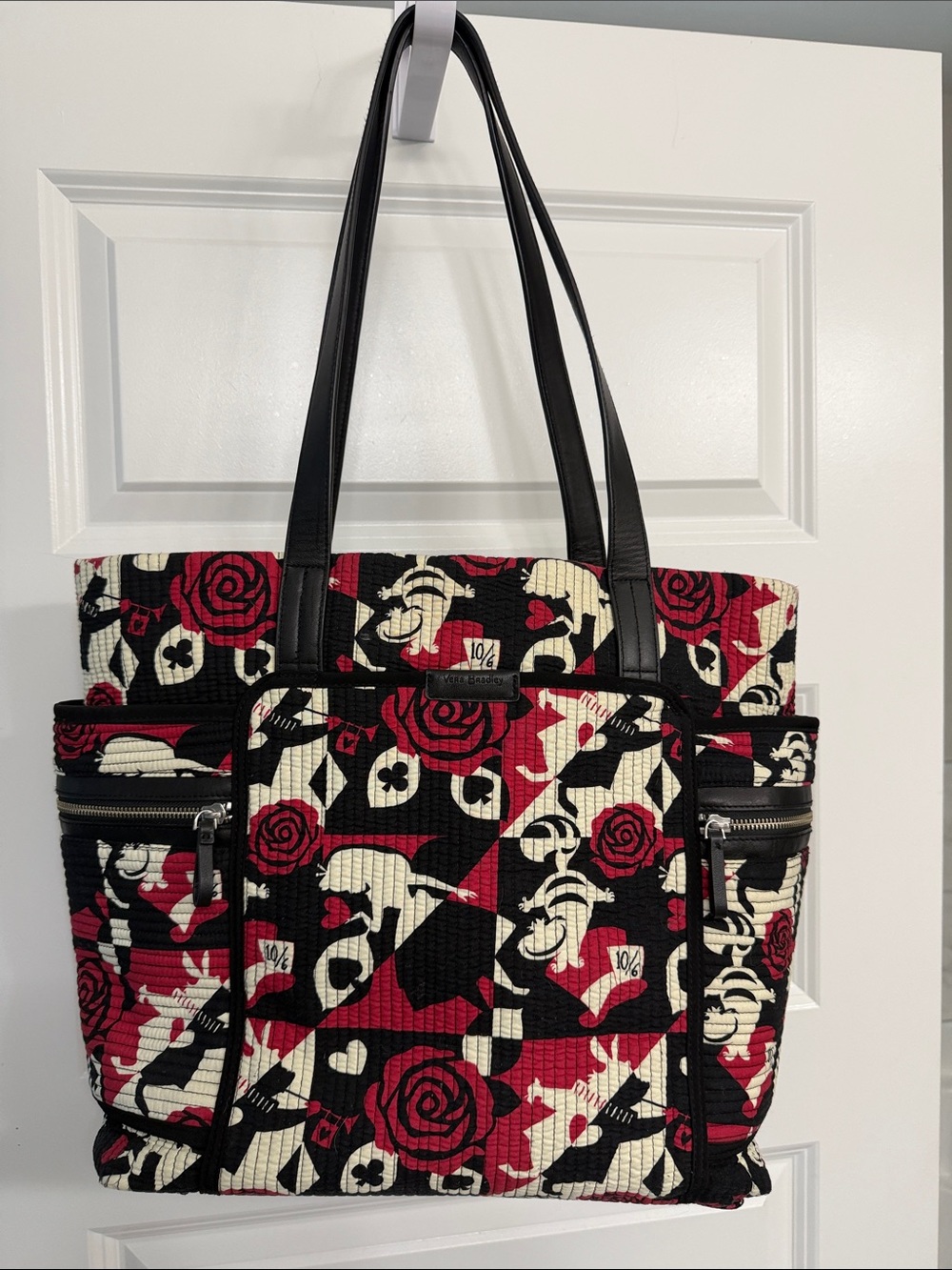 Vera Bradley Disney Alice in Wonderland tote Black, Red & Cream